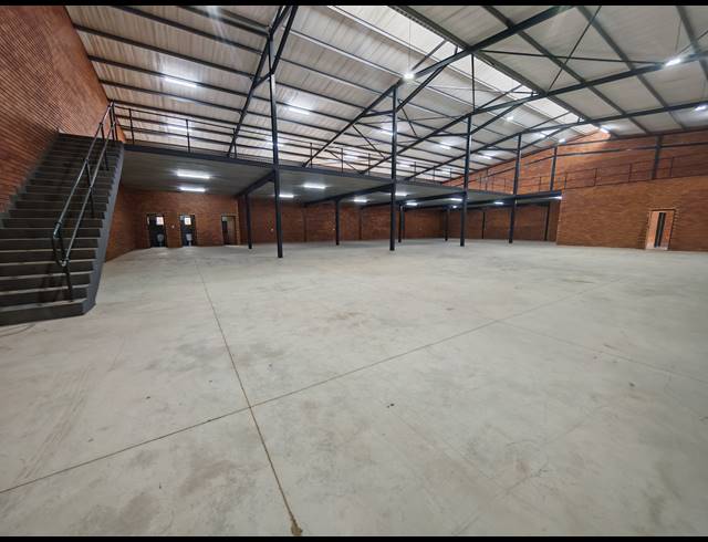 1,162M² WAREHOUSE TO LET IN ORMONDE